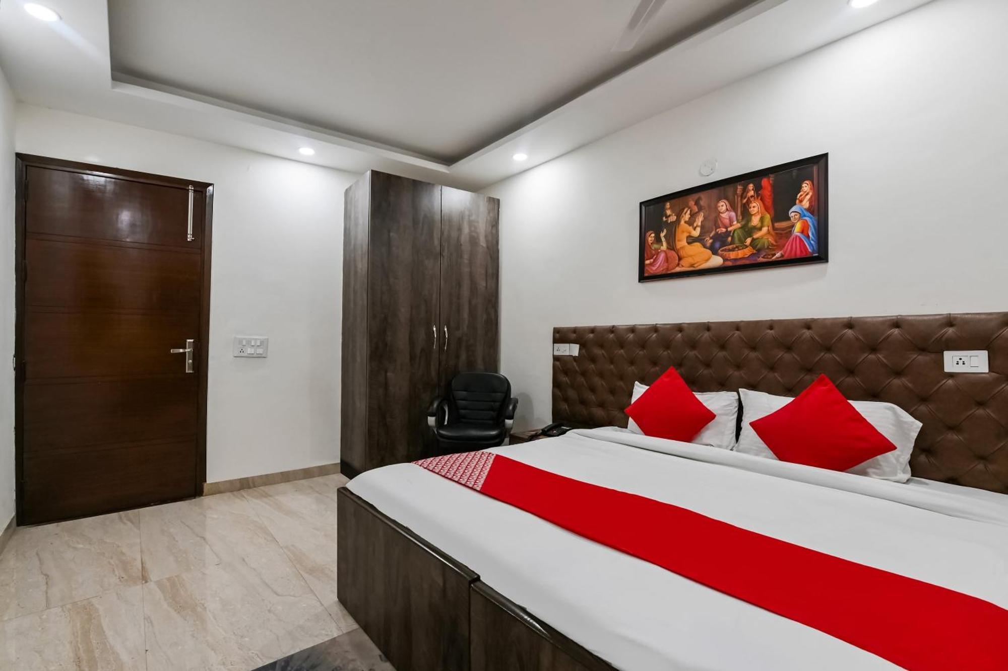 Hotel O Premium Rooms Chhatarpur 뉴델리 외부 사진