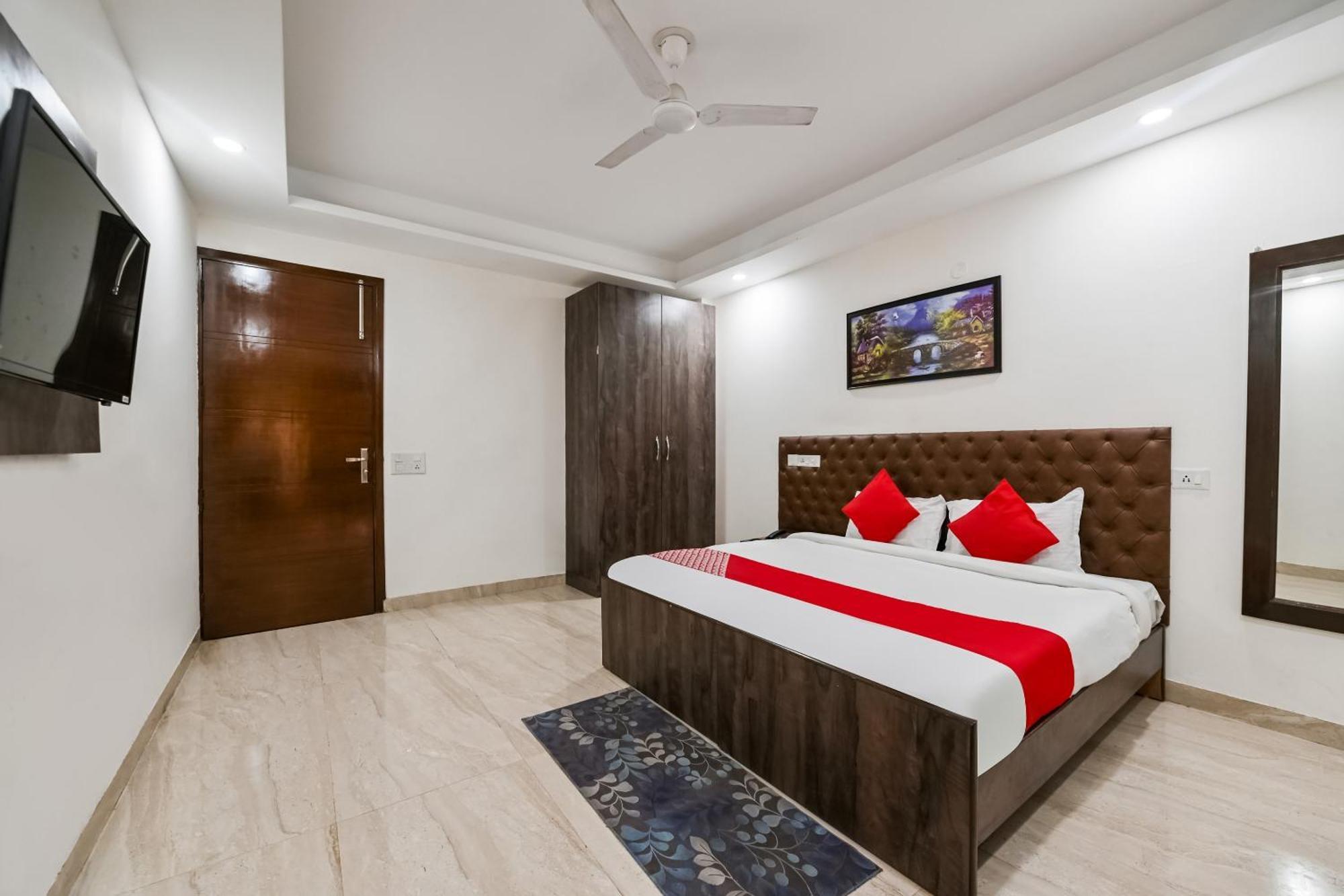 Hotel O Premium Rooms Chhatarpur 뉴델리 외부 사진