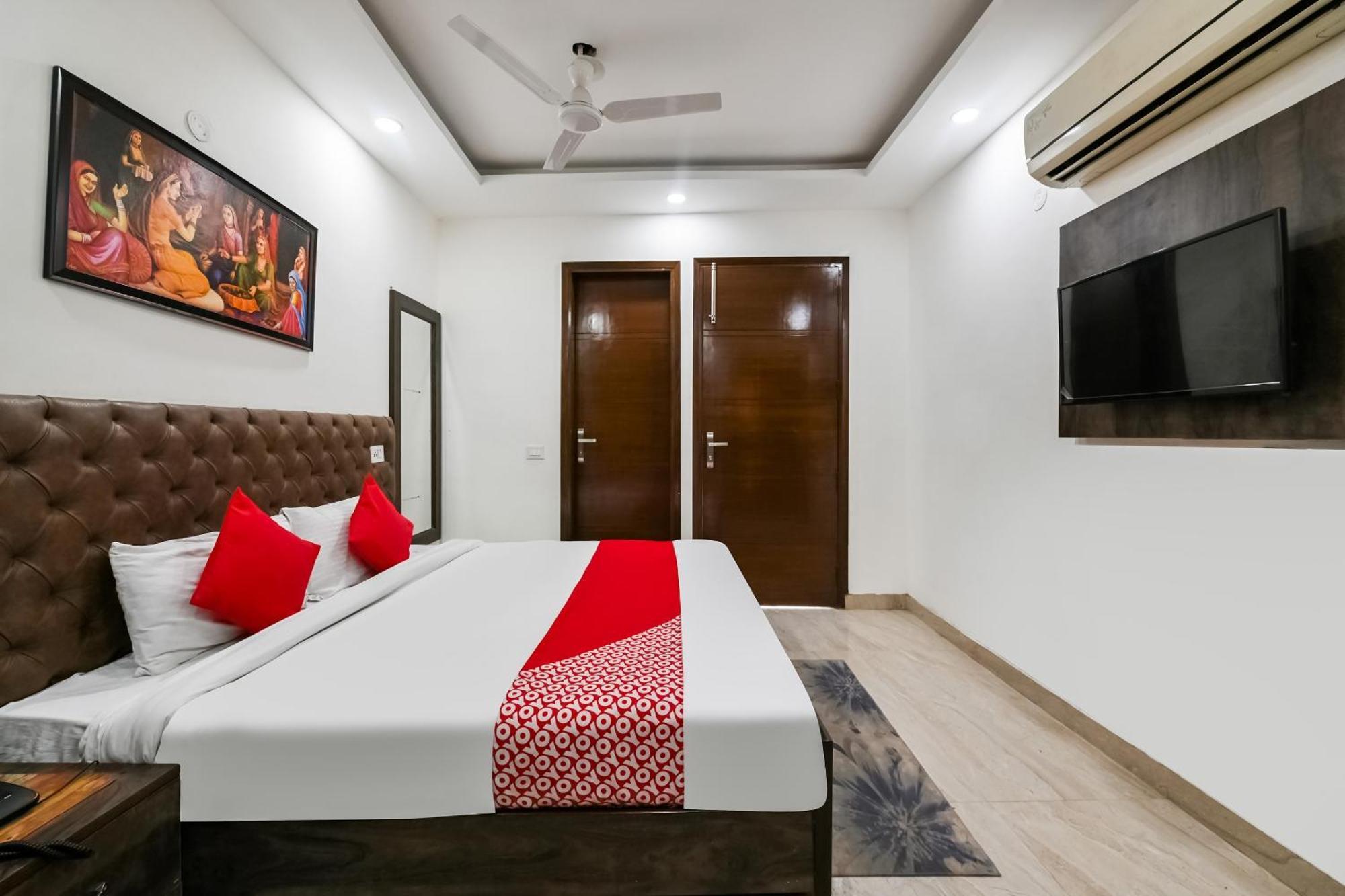 Hotel O Premium Rooms Chhatarpur 뉴델리 외부 사진