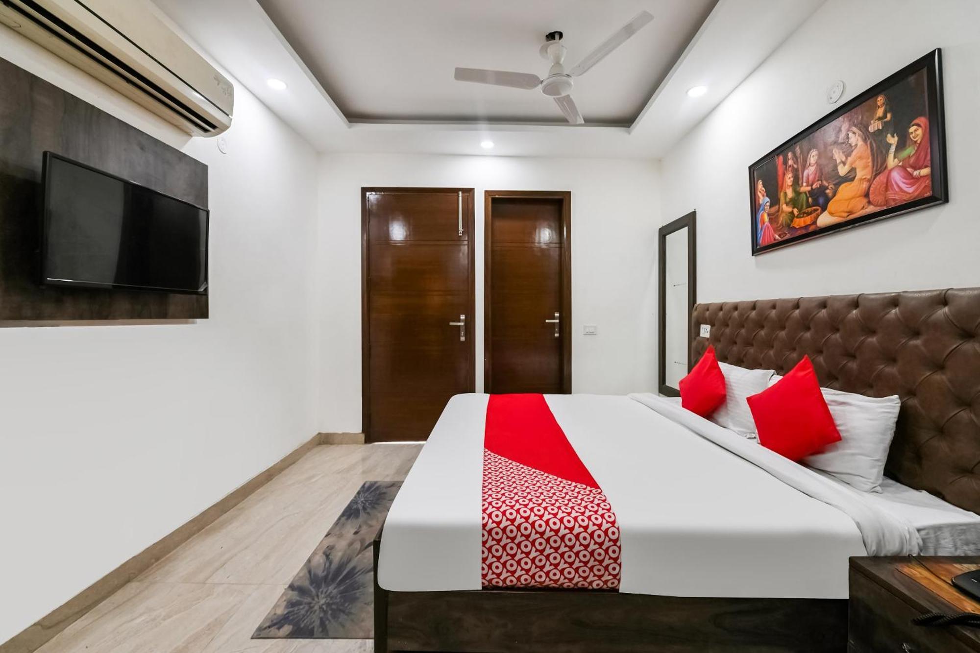 Hotel O Premium Rooms Chhatarpur 뉴델리 외부 사진