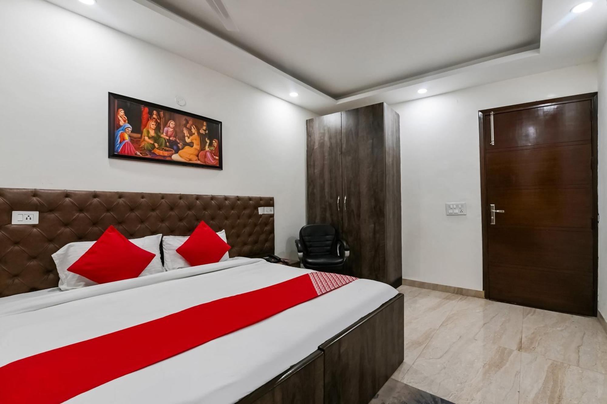 Hotel O Premium Rooms Chhatarpur 뉴델리 외부 사진