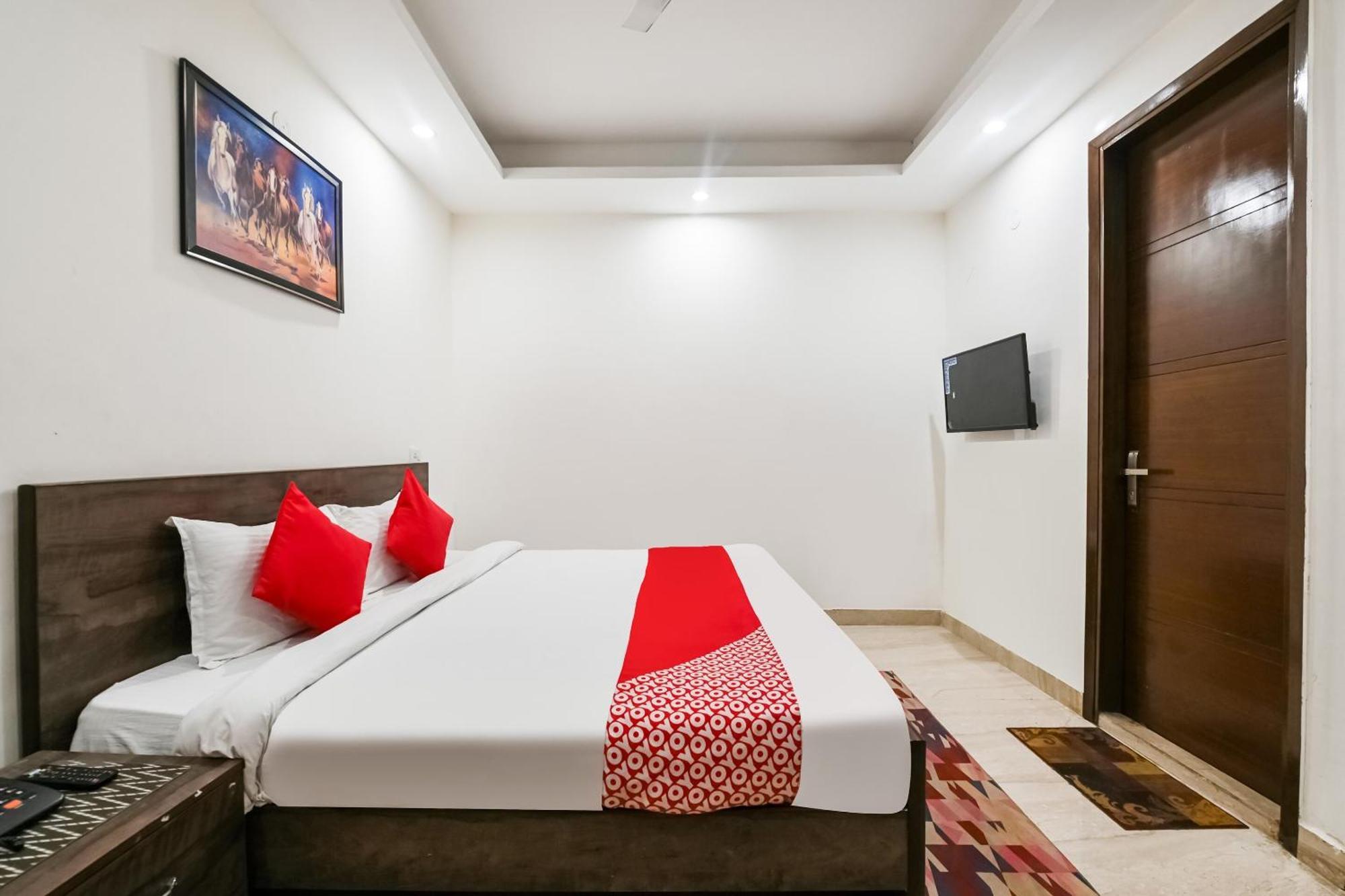 Hotel O Premium Rooms Chhatarpur 뉴델리 외부 사진