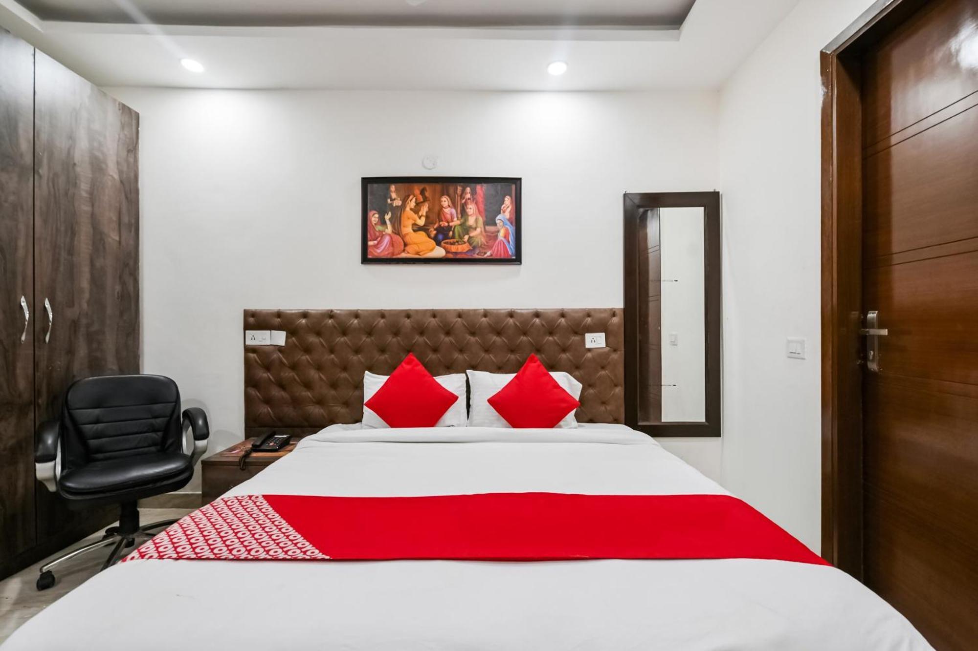 Hotel O Premium Rooms Chhatarpur 뉴델리 외부 사진