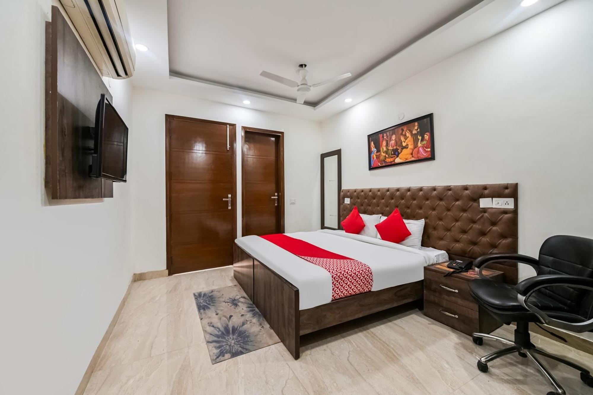 Hotel O Premium Rooms Chhatarpur 뉴델리 외부 사진